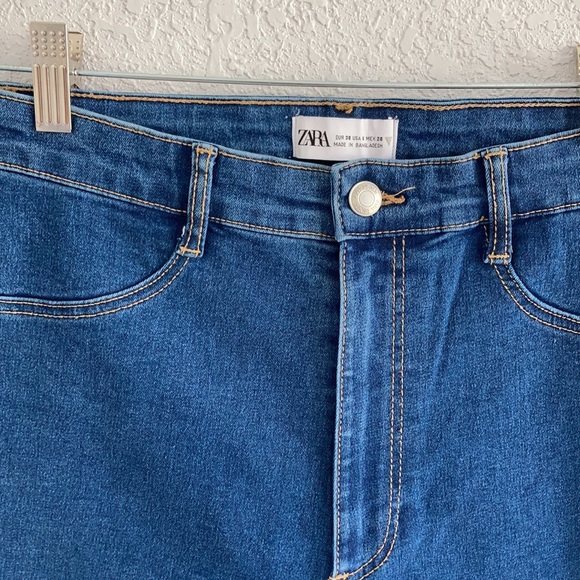 Zara High Waisted Jeans - Picture 2 of 4